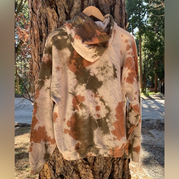 Women’s Blue Crown Do Not Disturb Tie Dye Pink/ Green Hoodie Sweatshirt - Large - Picture 2 of 4